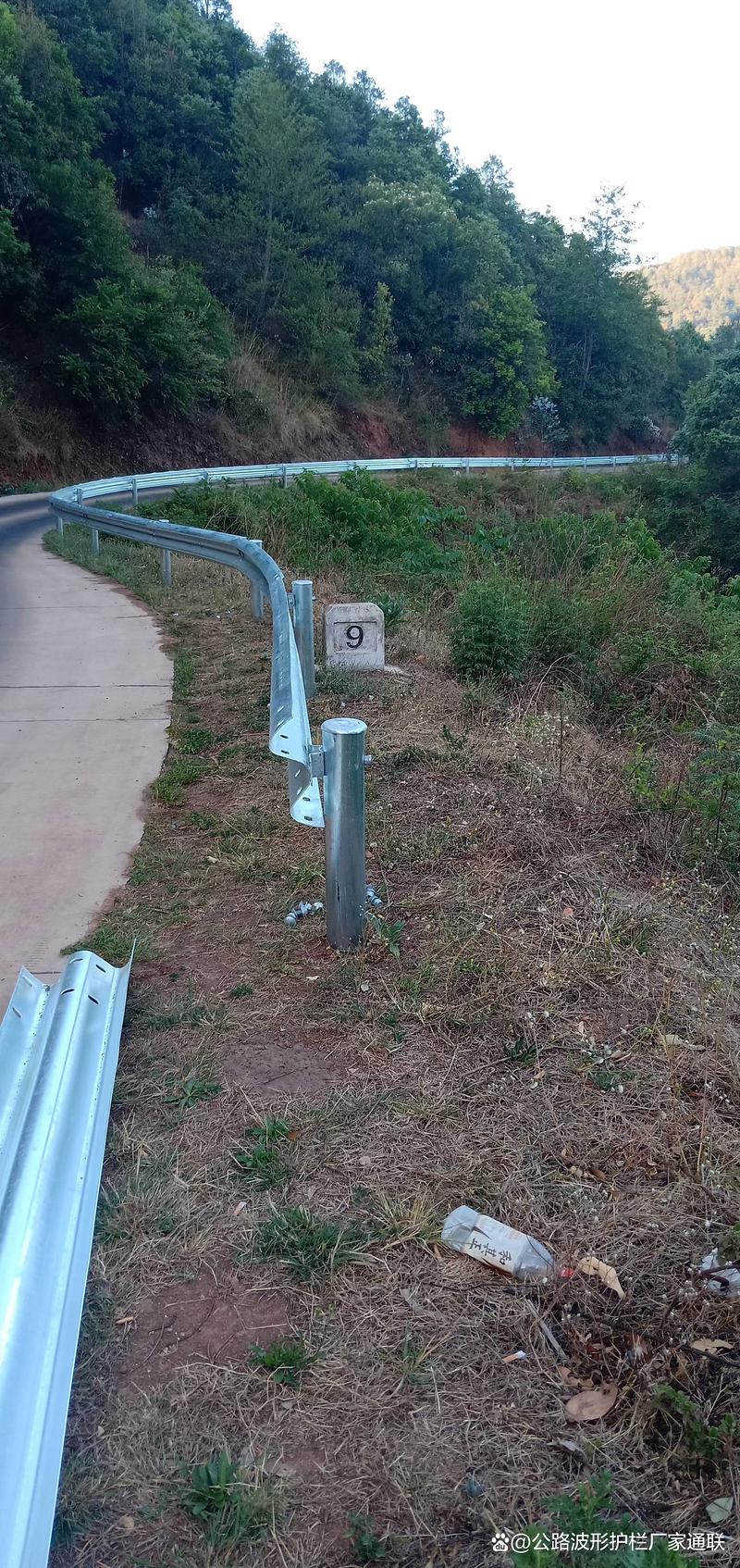 波形护栏安装:让道路更加安全有保障